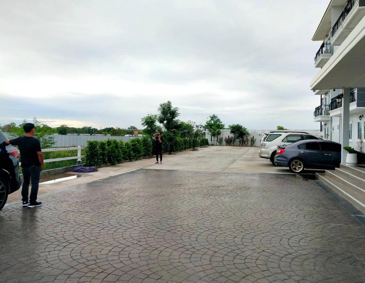 โคโค่ โฮเทล Koco Hotel Nakhonratchasima Exterior foto