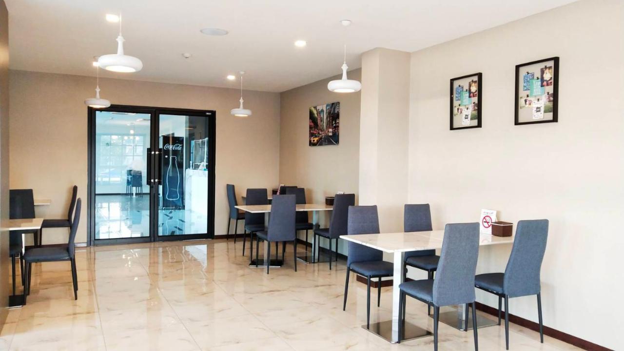 โคโค่ โฮเทล Koco Hotel Nakhonratchasima Exterior foto