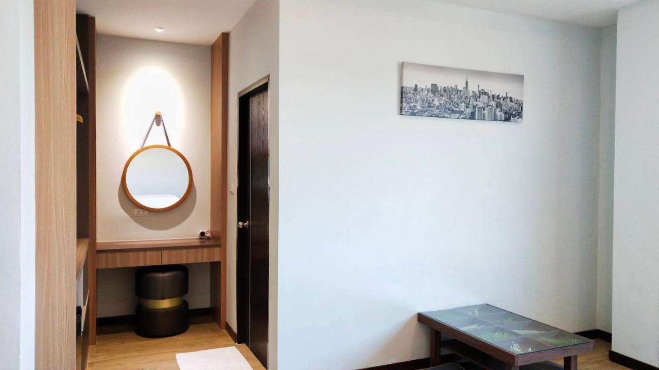 โคโค่ โฮเทล Koco Hotel Nakhonratchasima Exterior foto